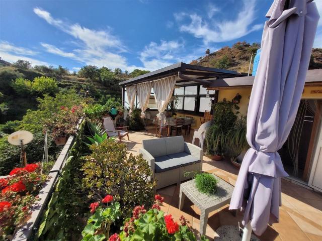 Villetta indipendente in vendita di 155 m² in Località Galati Santa Lucia, 55