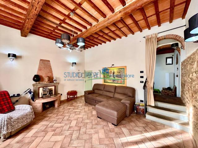 Villetta indipendente in vendita di 155 m² in Piazza Giuseppe Giusti