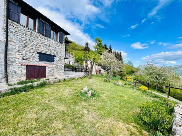Villetta indipendente in vendita di 156 m² in Frazione Quarzina
