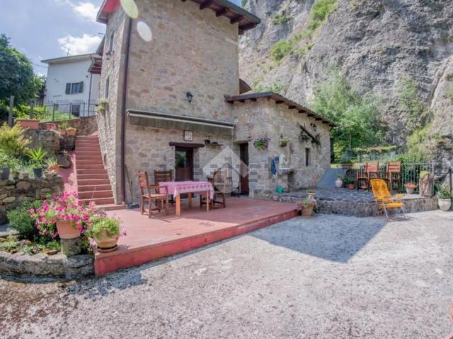 Villetta indipendente in vendita di 156 m² in Via Cucco, 119