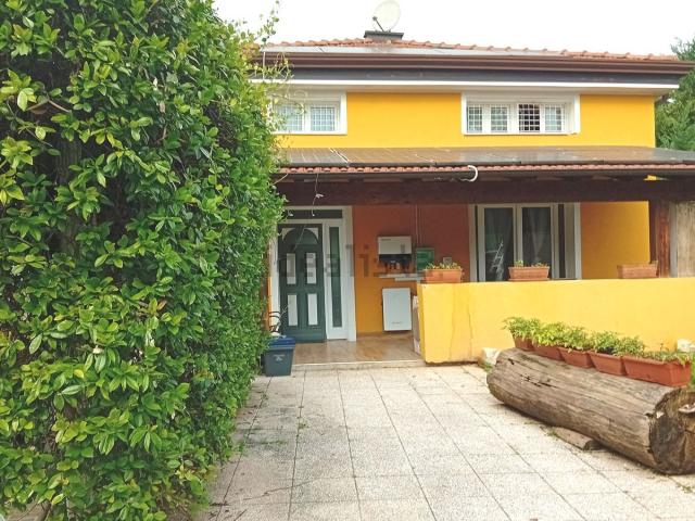 Villetta indipendente in vendita di 156 m² in Via Galileo Galilei