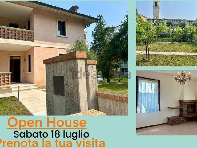 Villetta indipendente in vendita di 156 m² in Via Giarre, 6