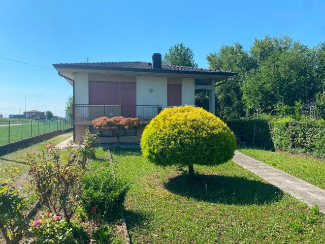Villetta indipendente in vendita di 156 m² in Via Maistrello, 6