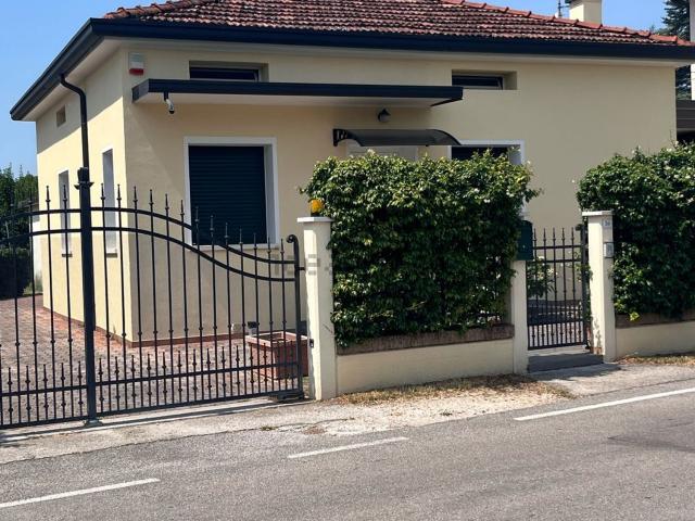 Villetta indipendente in vendita di 156 m² in Via Ponte del Vado