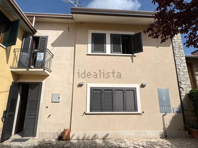 Villetta indipendente in vendita di 156 m² in Via Primo Fuoco, 40