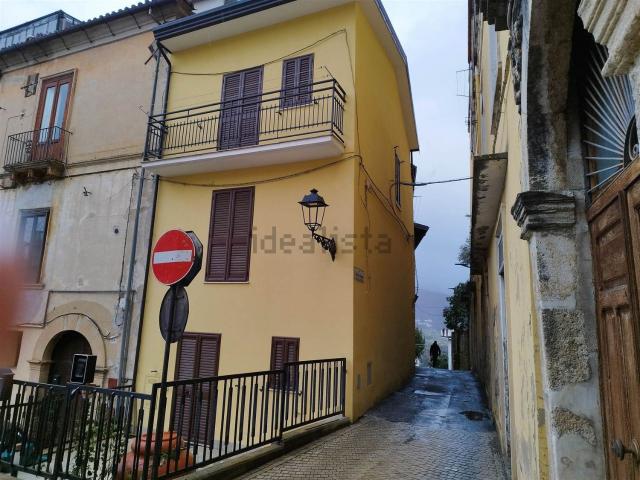 Villetta indipendente in vendita di 156 m² in Via Roma, 22