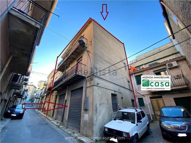 Villetta indipendente in vendita di 157 m² in Via Rosselli, 74