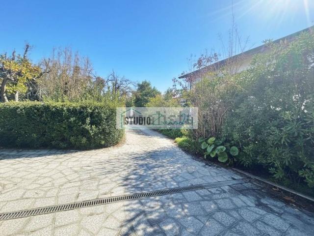 Villetta indipendente in vendita di 157 m² in Viale della Repubblica