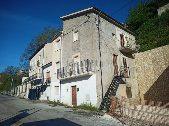 Villetta indipendente in vendita di 158 m² in Via Giuseppe Garibaldi