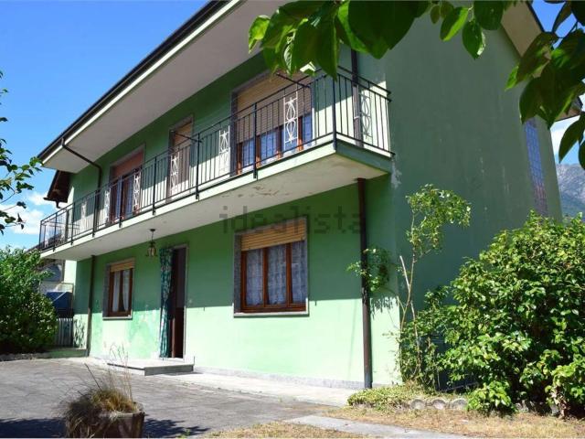 Villetta indipendente in vendita di 158 m² in Via Divisione Val Toce, 9