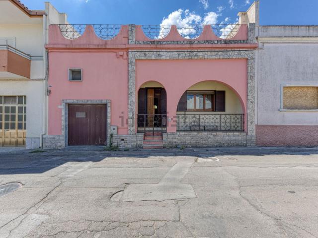 Villetta indipendente in vendita di 158 m² in Via Messapia, 2