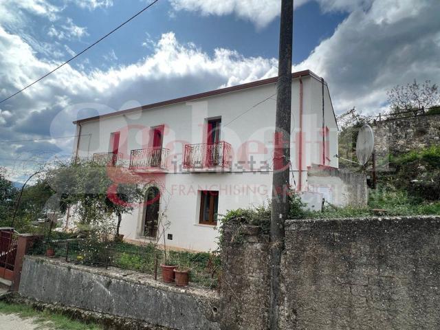Villetta indipendente in vendita di 159 m² in Via Colle Morello