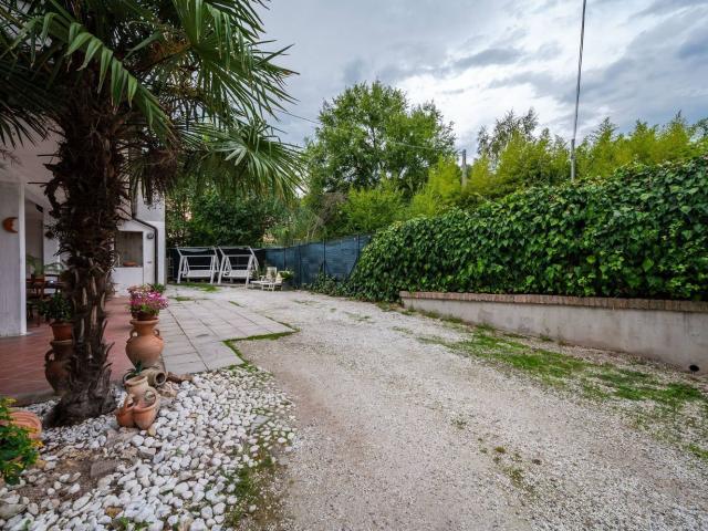 Villetta indipendente in vendita di 159 m² in Via Gessi