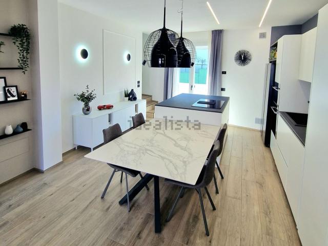 Villetta indipendente in vendita di 160 m²