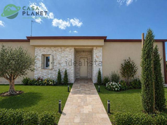 Villetta indipendente in vendita di 160 m² in Via Canaletto