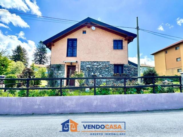Villetta indipendente in vendita di 160 m² in Via Cesare Battisti