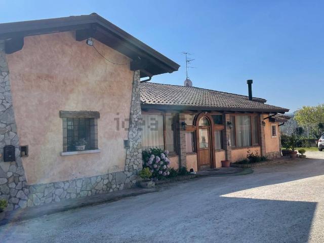 Villetta indipendente in vendita di 160 m² in Via Cesine, 2