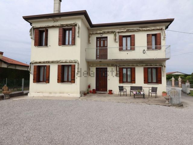 Villetta indipendente in vendita di 160 m² in Via Chiusa