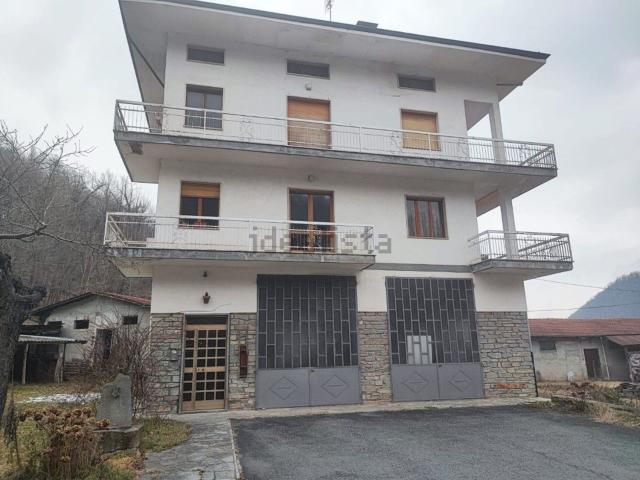 Villetta indipendente in vendita di 160 m² in Via Gilba