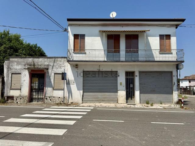 Villetta indipendente in vendita di 160 m² in Via Gioacchino Rossini, 153