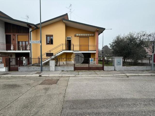 Villetta indipendente in vendita di 160 m² in Via Giovanni Omodeo, 3
