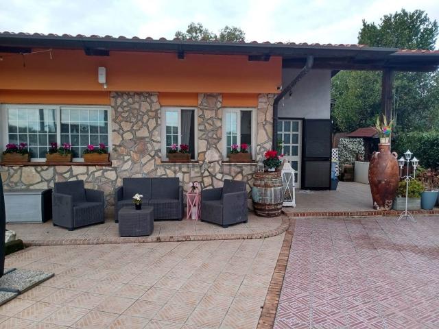 Villetta indipendente in vendita di 160 m² in Via Freatico