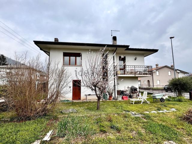 Villetta indipendente in vendita di 160 m² in Via Indipendenza, 39