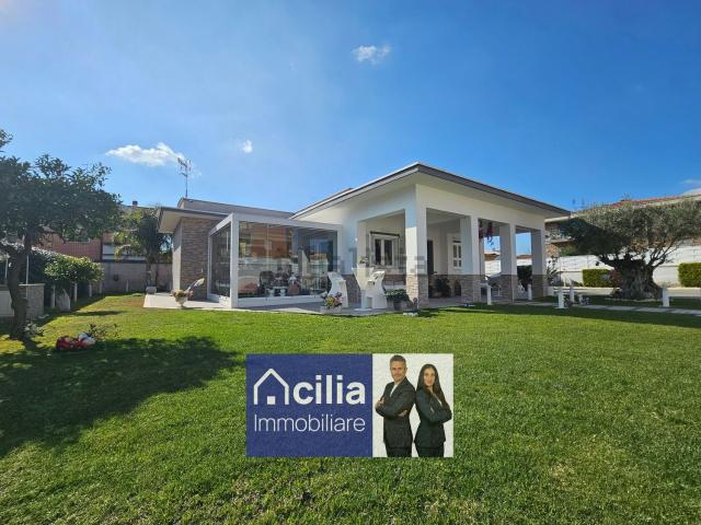 Villetta indipendente in vendita di 160 m² in Via Luigi Olivares, 34