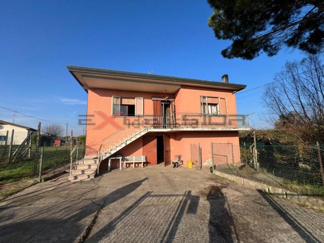 Villetta indipendente in vendita di 160 m² in Via Matteotti