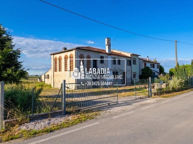 Villetta indipendente in vendita di 160 m² in Via Madonnina, 1514