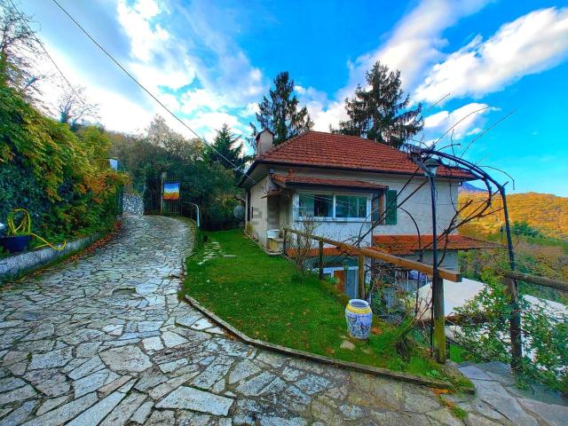 Villetta indipendente in vendita di 160 m² in Via Spallarossa, 21
