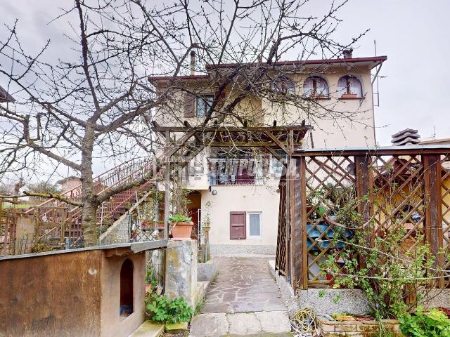 Villetta indipendente in vendita di 160 m² in Via Porrettana, 215