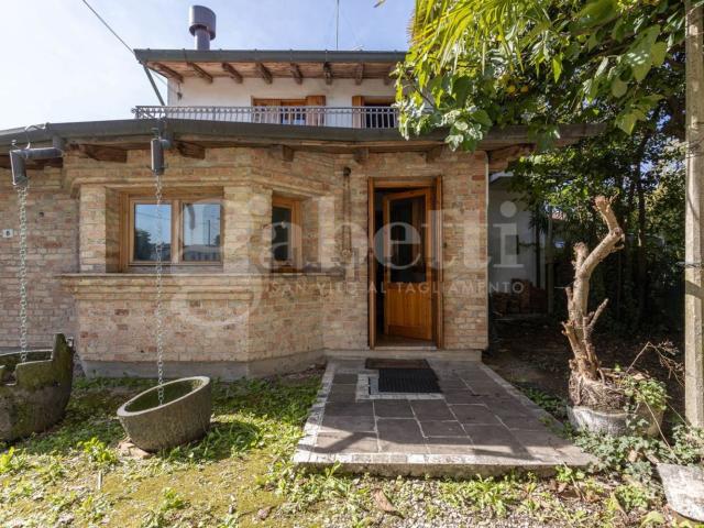 Villetta indipendente in vendita di 160 m² in Via Pasubio, 6