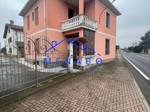 Villetta indipendente in vendita di 160 m² in Via Piacenza