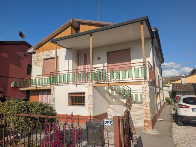 Villetta indipendente in vendita di 160 m² in Via Provinciale San Vito, 39