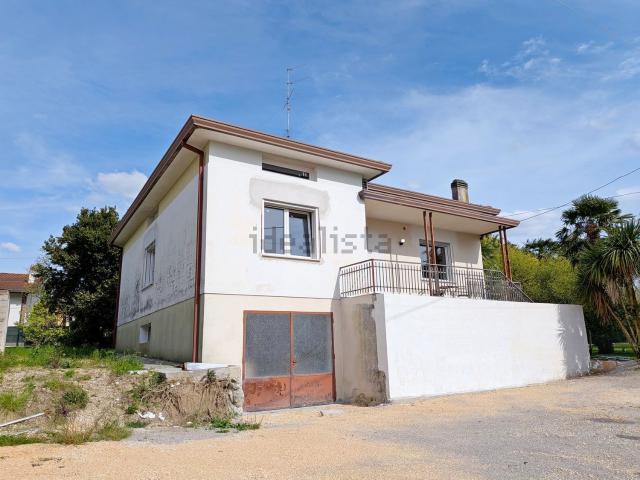 Villetta indipendente in vendita di 160 m² in Via Rustighel
