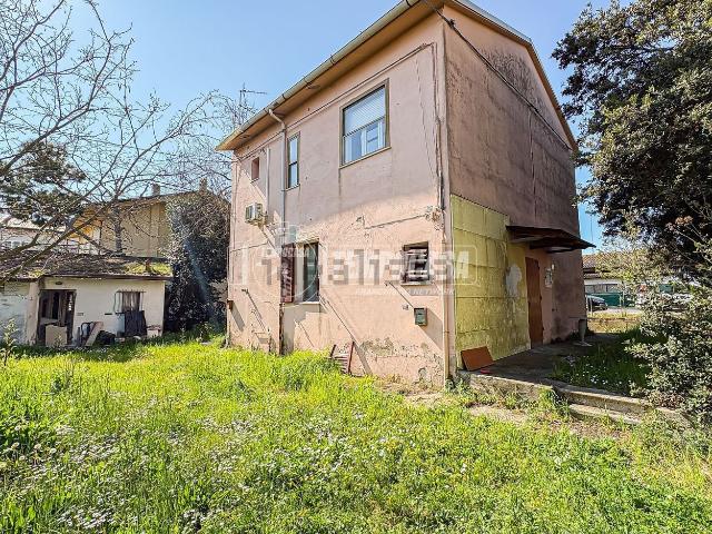 Villetta indipendente in vendita di 160 m² in Via Tevere, 2