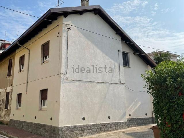 Villetta indipendente in vendita di 160 m² in Via TRIESTE, 900