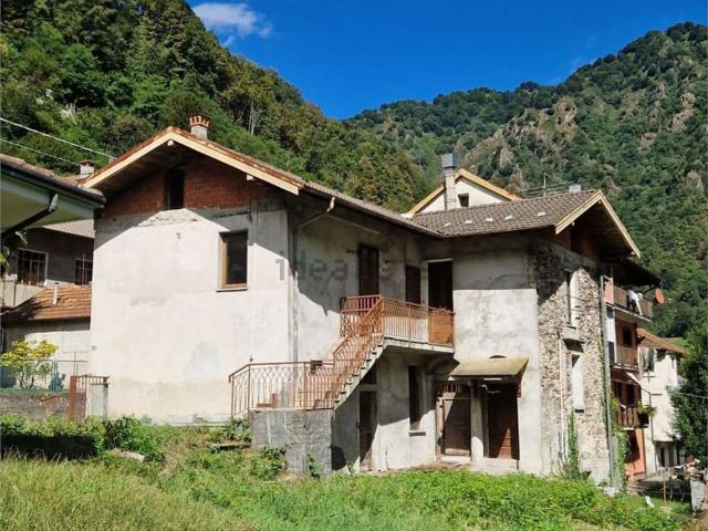 Villetta indipendente in vendita di 160 m² in Via Vallestrona, 38