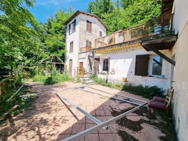 Villetta indipendente in vendita di 160 m² in Frazione Ognio, 175