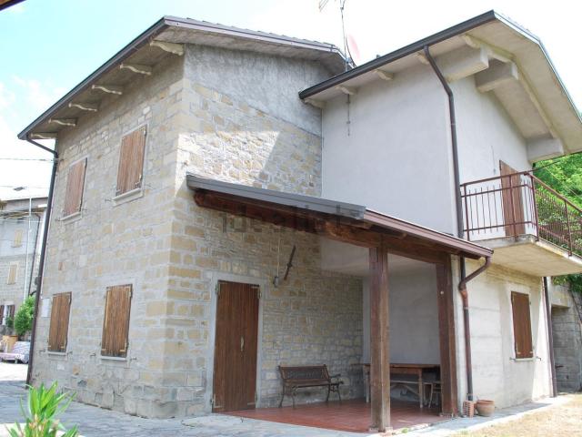 Villetta indipendente in vendita di 160 m² in Piazza Martiri di Cervarolo, 21