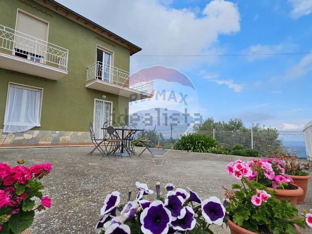 Villetta indipendente in vendita di 160 m² in Strada Magnan Collabella, 80