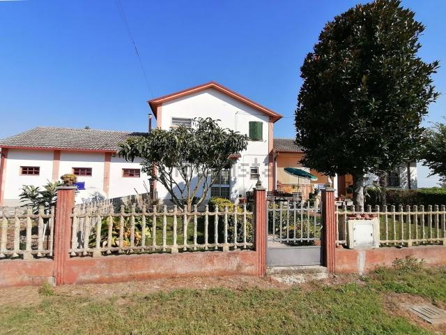 Villetta indipendente in vendita di 160 m² in Strada Prati di Ostellato, 791