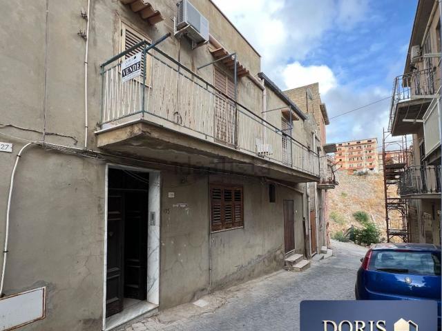 Villetta indipendente in vendita di 161 m² in Via Alessandro Manzoni, 135