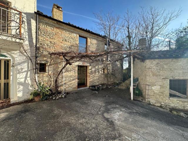 Villetta indipendente in vendita di 161 m² in Contrada Pettorano, 1