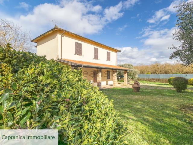 Villetta indipendente in vendita di 162 m² in Via Capranica Scalo