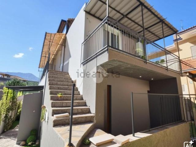 Villetta indipendente in vendita di 162 m² in Vico Sgambati, 6