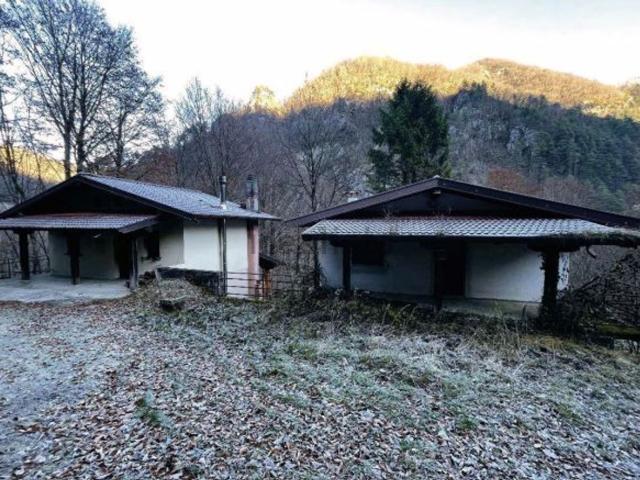 Villetta indipendente in vendita di 163 m² in Via Chiamp, 11