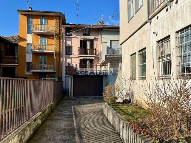 Villetta indipendente in vendita di 164 m² in Via C. Battisti, 28