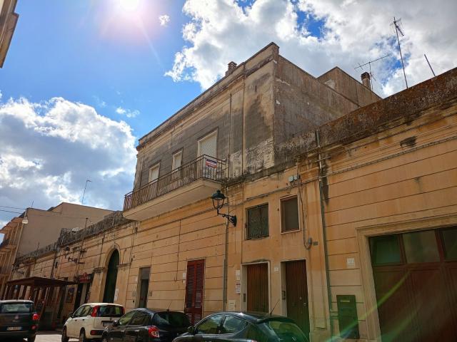 Villetta indipendente in vendita di 164 m² in Via Umberto I, 73